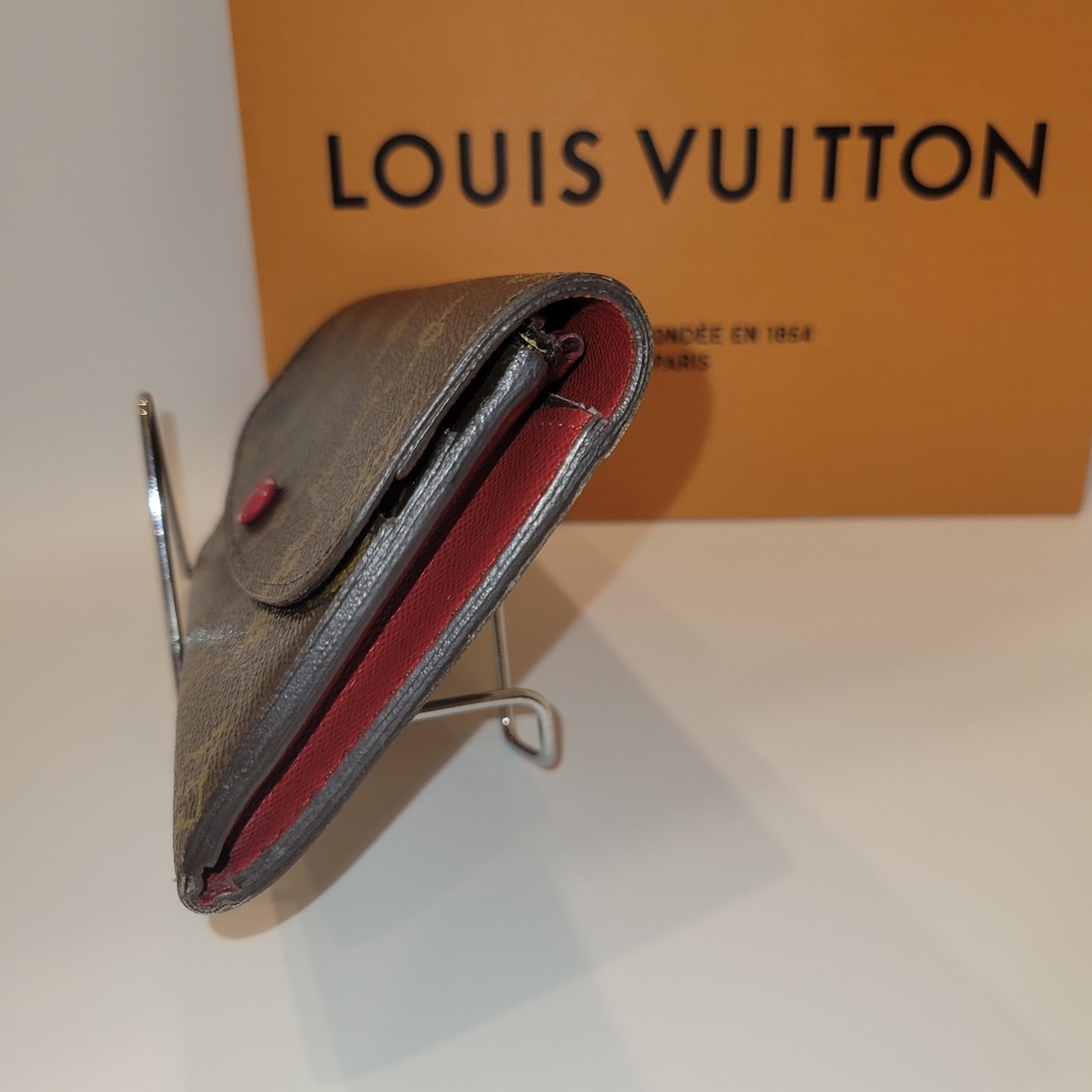 GUC Authentic Louis Vuitton, leather Emilie wallet, Red interior - Picture 4 of 9